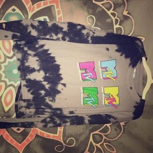 Long sleeved MTV shirt